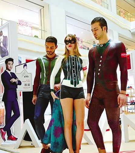 奧康行走的藝術人體彩繪秀 掀起一場視覺盛宴