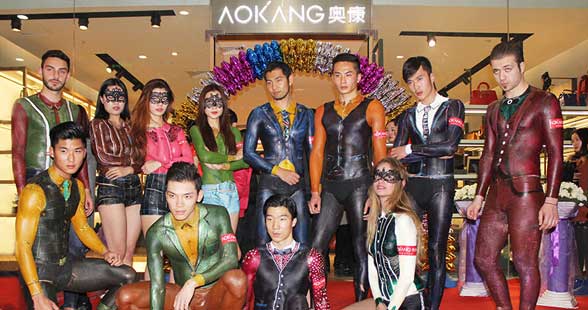 奧康行走的藝術人體彩繪秀 掀起一場視覺盛宴