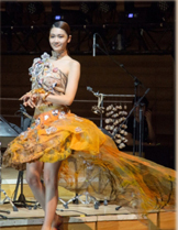 音樂界牽手時裝界向自然致敬 傳統(tǒng)手工藝大秀時裝風彩