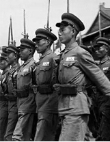 中國歷次閱兵“男神們”都穿啥？