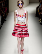 再度回首巴黎時(shí)裝周，三星斗艷